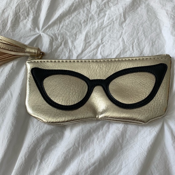 Gold glasses or pencil case - Picture 1 of 4